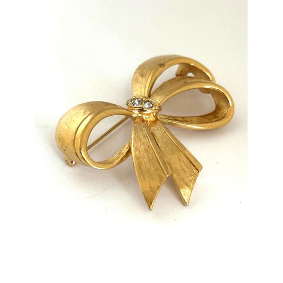 Vintag Avon Gold Bow Brooch Rhinestone Accents - Picture 2 of 6